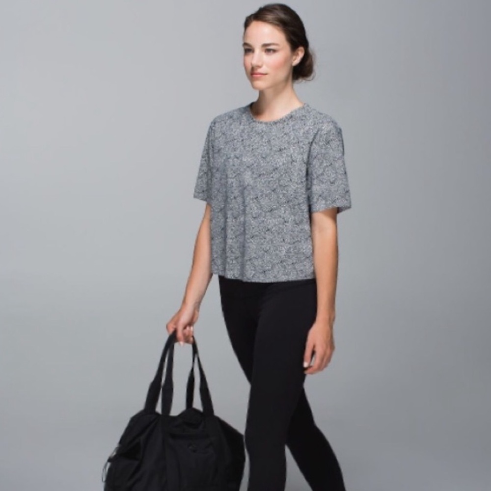 ONE DAY SALE lululemon GOOD TO GO Floral Tee